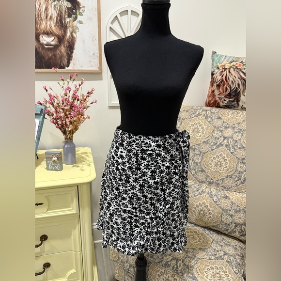 LOFT Black and White Wrap Midi Skirt - Picture 1 of 6